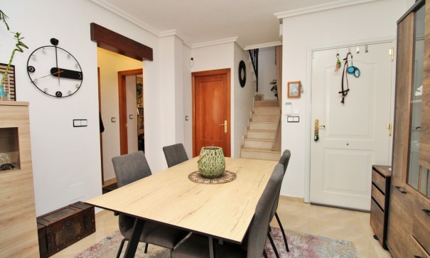 Venta - Casa de pueblo -
San Miguel de Salinas