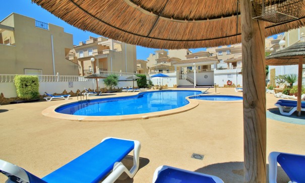 Venta - Casa de pueblo -
San Miguel de Salinas