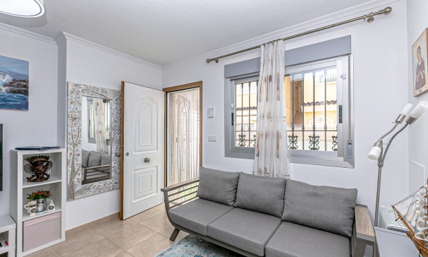 Herverkoop - Stadswoning -
Guardamar del Segura