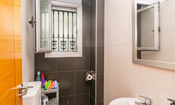 Herverkoop - Stadswoning -
Guardamar del Segura