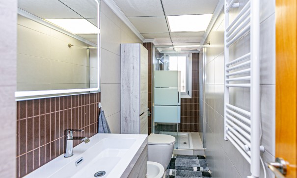 Herverkoop - Stadswoning -
Guardamar del Segura