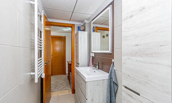 Herverkoop - Stadswoning -
Guardamar del Segura