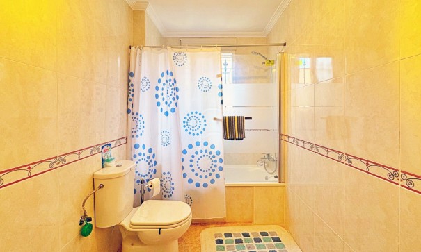 Videresalg - Byhus -
Orihuela Costa - Villamartín