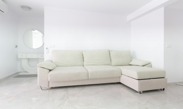 Videresalg - Byhus -
Torrevieja - Punta prima