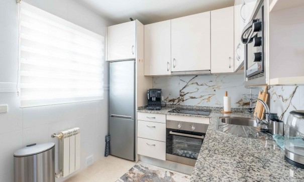 Återförsäljning - Fristående villa -
Orihuela Costa - Punta Prima