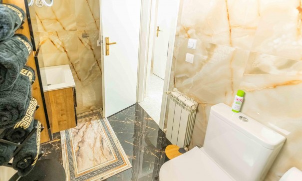 Återförsäljning - Fristående villa -
Orihuela Costa - Punta Prima