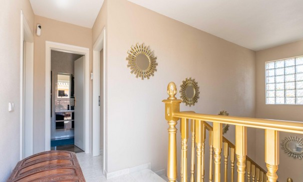 Återförsäljning - Fristående villa -
Orihuela Costa - Punta Prima