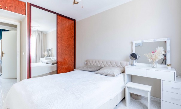 Återförsäljning - Fristående villa -
Orihuela Costa - Punta Prima