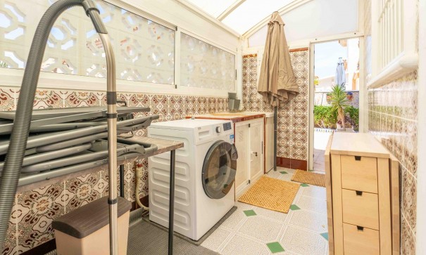 Återförsäljning - Fristående villa -
Orihuela Costa - Punta Prima