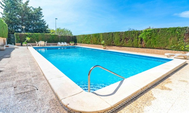 Återförsäljning - Fristående villa -
Orihuela Costa - Punta Prima