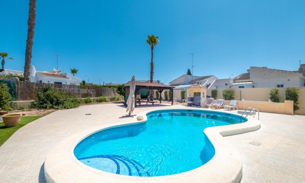 Herverkoop - Vrijstaande Villa -
Torrevieja - La Siesta - El Salado - Torreta