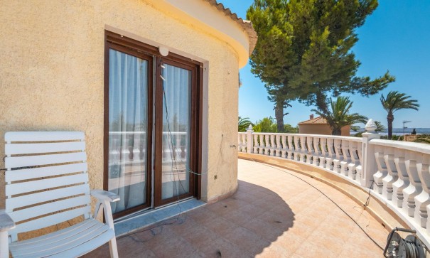 Herverkoop - Vrijstaande Villa -
Torrevieja - La Siesta - El Salado - Torreta