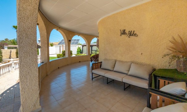 Herverkoop - Vrijstaande Villa -
Torrevieja - La Siesta - El Salado - Torreta