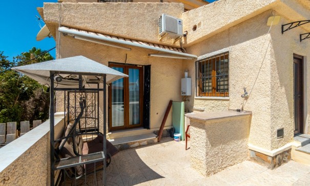 Herverkoop - Vrijstaande Villa -
Torrevieja - La Siesta - El Salado - Torreta