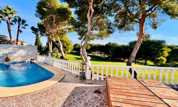 Venta - Chalet Independiente -
Orihuela Costa - Lomas de Campoamor-Las Ramblas