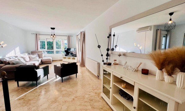 Venta - Chalet Independiente -
Orihuela Costa - Lomas de Campoamor-Las Ramblas