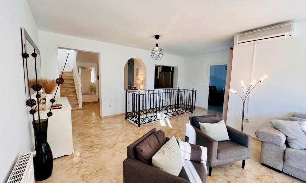 Venta - Chalet Independiente -
Orihuela Costa - Lomas de Campoamor-Las Ramblas