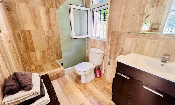 Venta - Chalet Independiente -
Orihuela Costa - Lomas de Campoamor-Las Ramblas