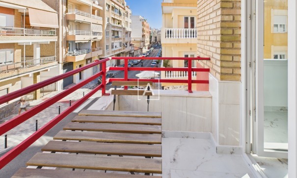 Revente - Appartement -
Torrevieja - Centro Torrevieja