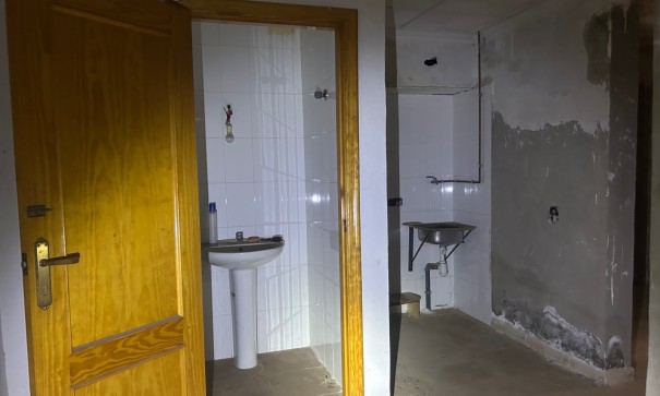 Herverkoop - Commercieel (6) -
Jacarilla