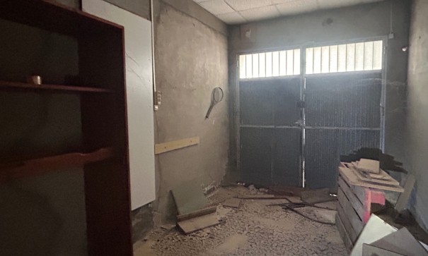 Herverkoop - Commercieel (6) -
Jacarilla