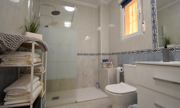 Resale - Freistehende Villa -
Orihuela Costa - Villamartin