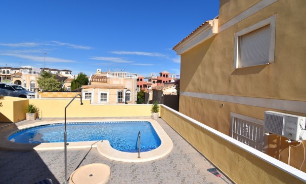 Resale - Freistehende Villa -
Orihuela Costa - Villamartin