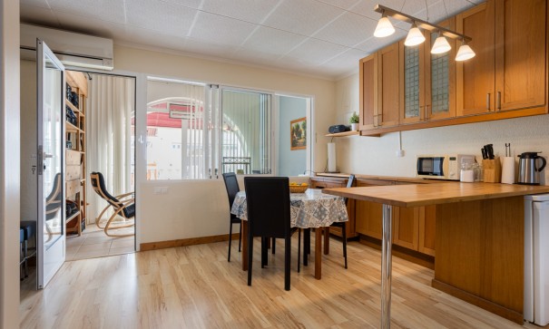 Herverkoop - Rijtjeshuis / Stadswoning -
Torrevieja - La Siesta