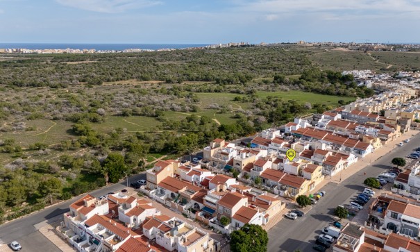 Herverkoop - Rijtjeshuis / Stadswoning -
Torrevieja - La Siesta