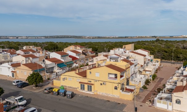 Herverkoop - Rijtjeshuis / Stadswoning -
Torrevieja - La Siesta