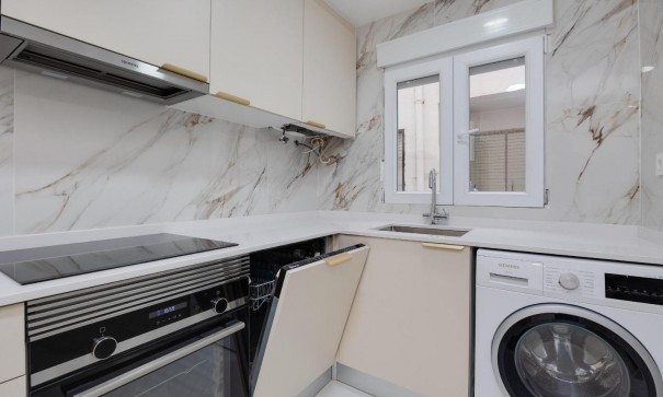 Sprzedaż - Apartament mieszkanie -
Torrevieja - Playa de los Naufragos