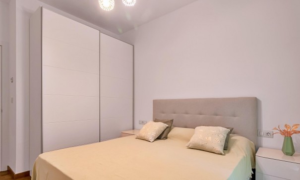 Resale - Freistehende Villa -
Pilar de la Horadada - Pueblo Latino