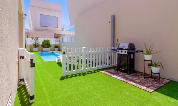 Resale - Freistehende Villa -
Pilar de la Horadada - Pueblo Latino