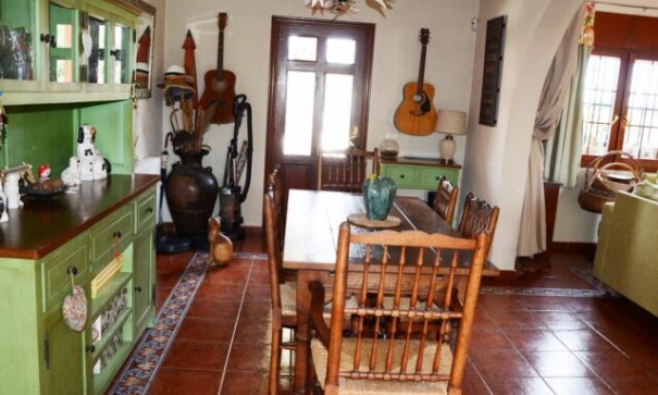 Resale - Freistehende Villa -
Daya Vieja