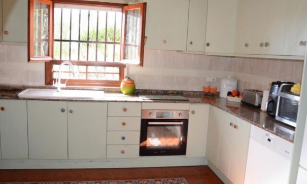 Resale - Freistehende Villa -
Daya Vieja