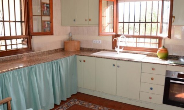 Resale - Freistehende Villa -
Daya Vieja