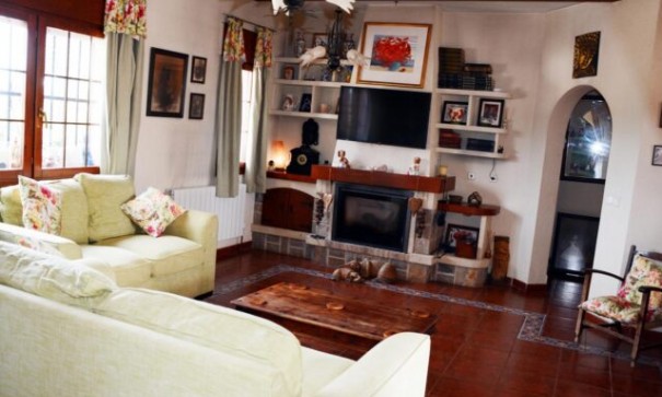 Resale - Freistehende Villa -
Daya Vieja