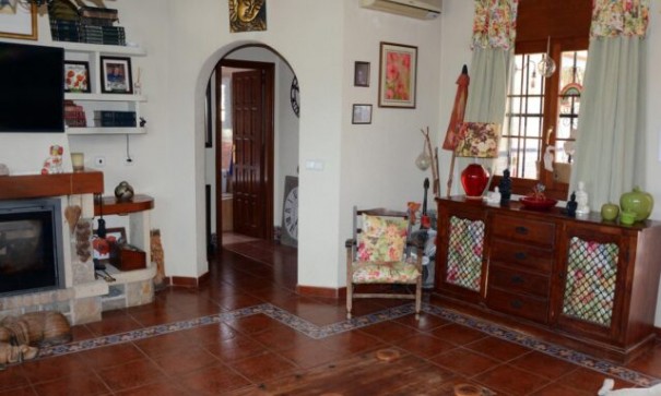 Resale - Freistehende Villa -
Daya Vieja