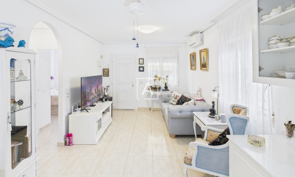 Sale - Semi Detached Villa -
Pinar de Campoverde