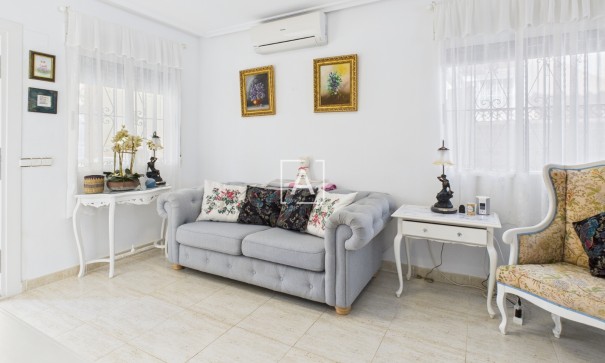 Sale - Semi Detached Villa -
Pinar de Campoverde