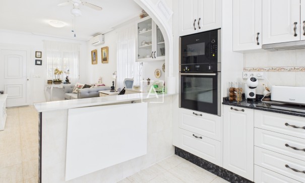 Sale - Semi Detached Villa -
Pinar de Campoverde