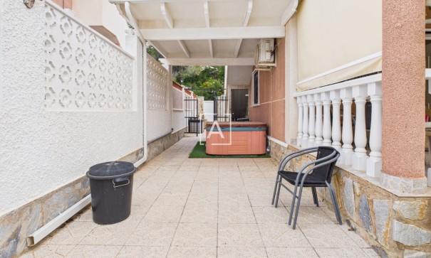 Sale - Semi Detached Villa -
Pinar de Campoverde