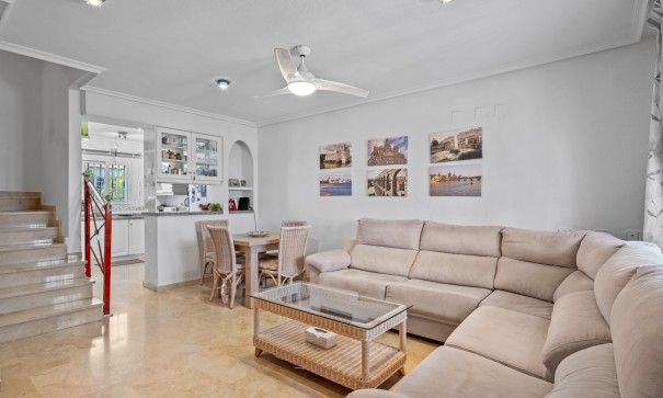 Videresalg - Byhus -
Orihuela Costa - Los Dolses