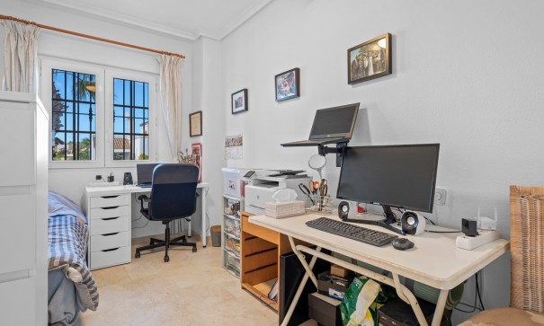 Videresalg - Byhus -
Orihuela Costa - Los Dolses