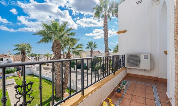 Videresalg - Byhus -
Orihuela Costa - Los Dolses