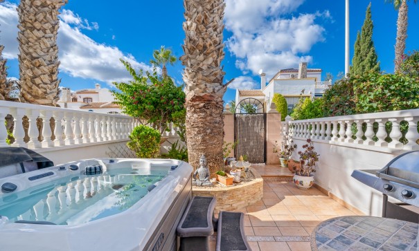 Videresalg - Byhus -
Orihuela Costa - Los Dolses