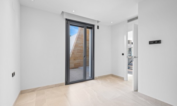 Videresalg - Byhus -
Orihuela Costa - Los Dolses