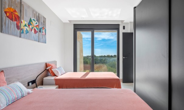 Videresalg - Byhus -
Orihuela Costa - Los Dolses