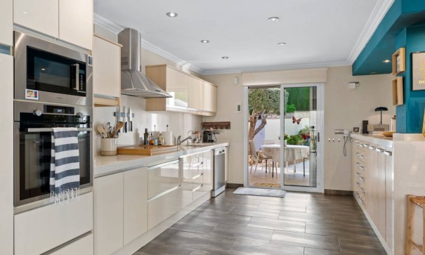 Sprzedaż - Willa wolnostojąca -
Algorfa - Castillo de montemar