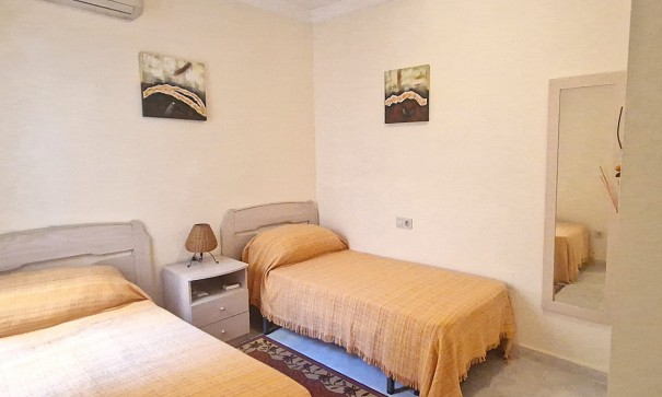 Herverkoop - Stadswoning -
Orihuela Costa